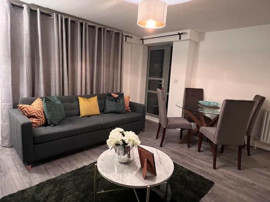 Nino Capital - Victoria Apartment London Bagian luar foto