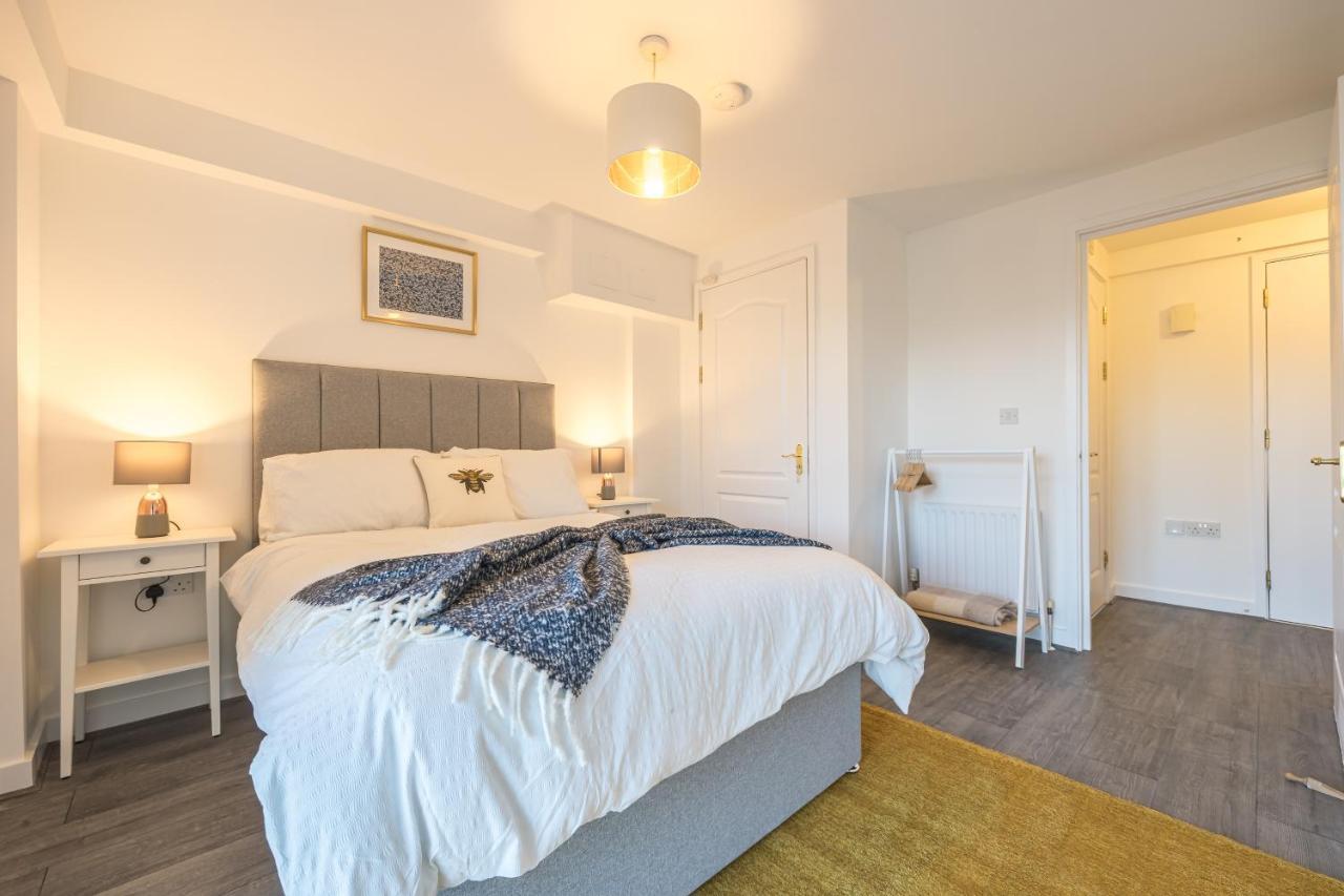 Nino Capital - Victoria Apartment London Bagian luar foto