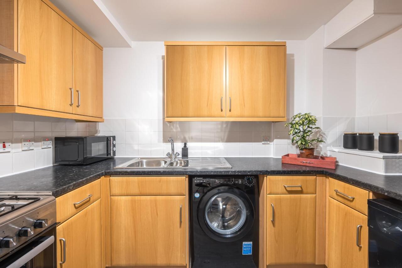 Nino Capital - Victoria Apartment London Bagian luar foto
