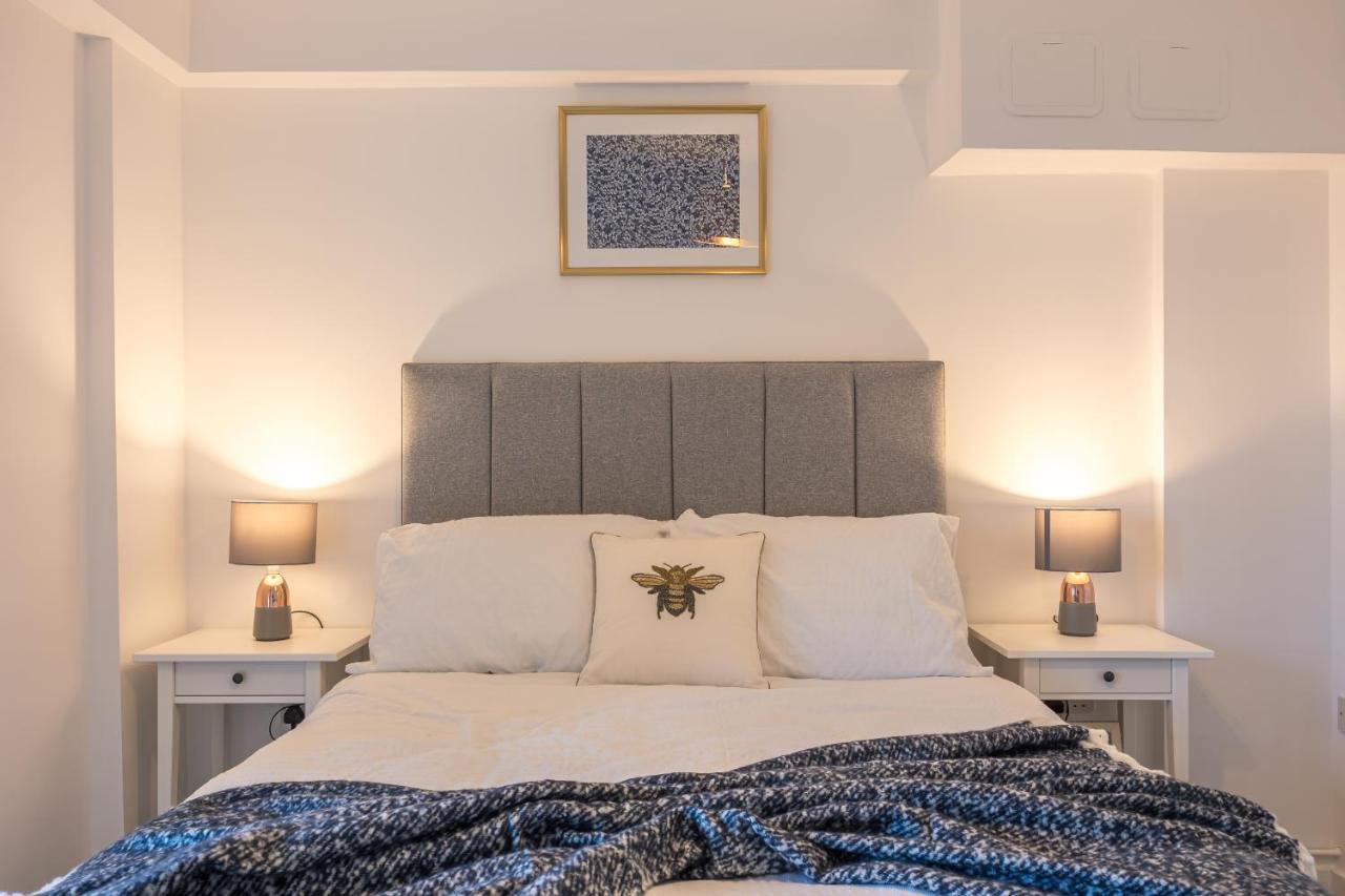 Nino Capital - Victoria Apartment London Bagian luar foto